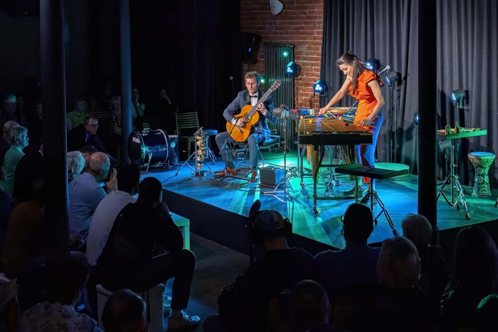 Musica Bayreuth 2023 - Klassic Lounge mit Vivi Vassileva ... Gitarre Lucas Campari Diniz